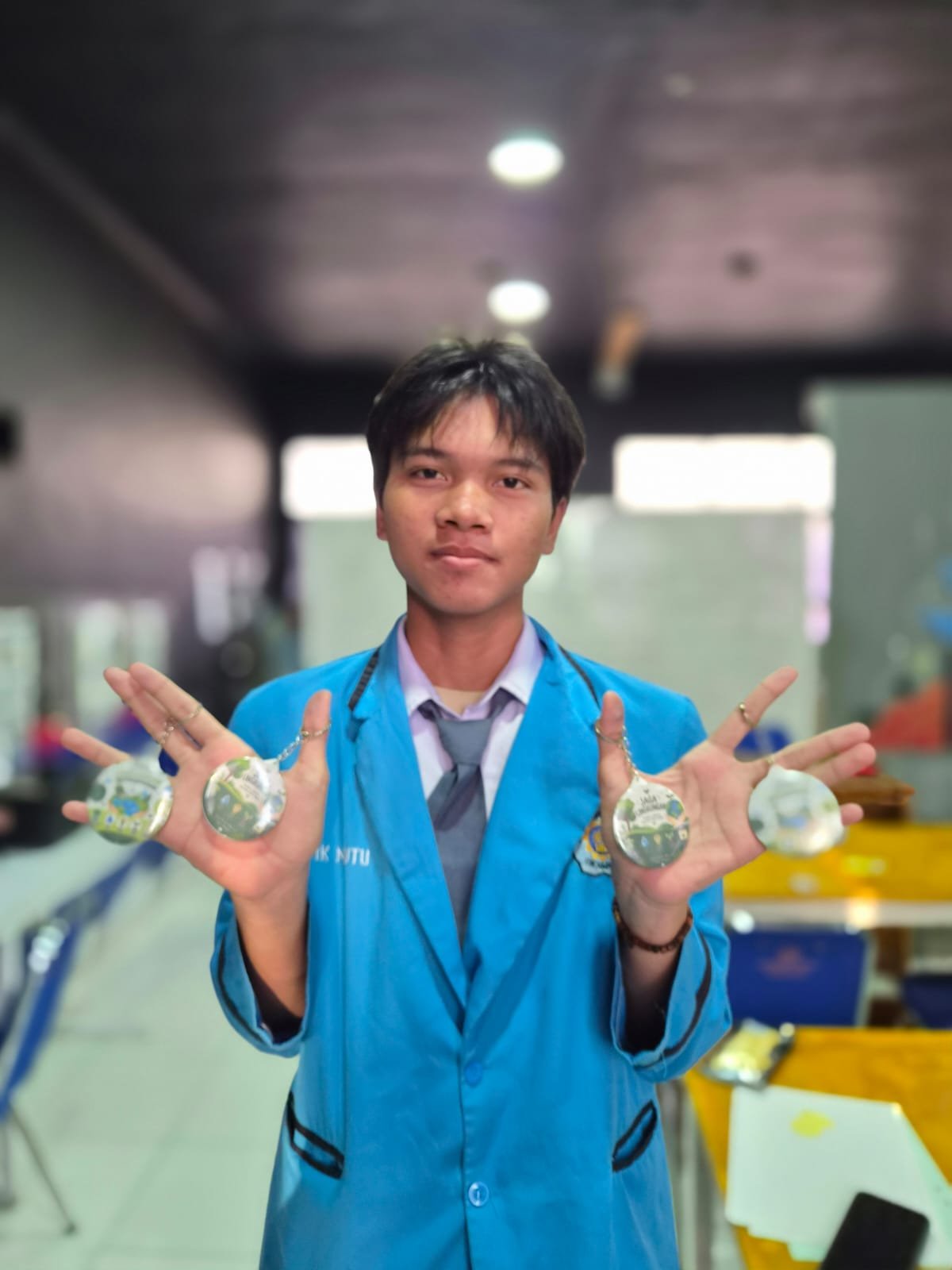 GANTUNGAN KUNCI BERBASIS CHIP